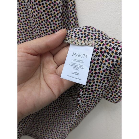 Cabi Women’s Blouse Ruffle Sleeveless Tan Black Star Print Top Size Medium - Picture 9 of 11